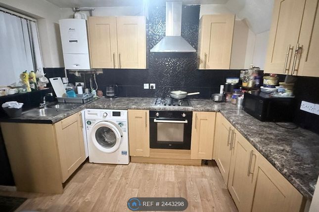 St Martins Drive, Tipton photo 4