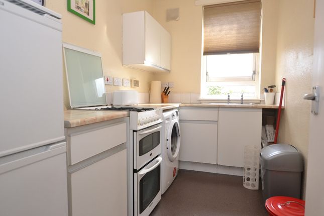 Flat 5, 5, Royston Mains Gardens, Edinburgh photo 4