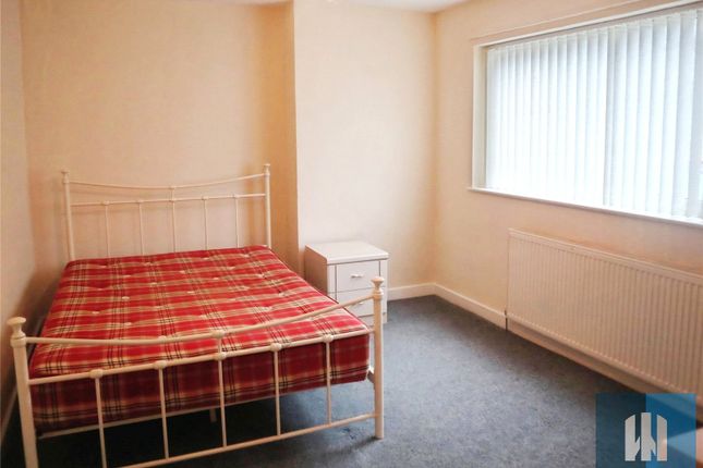 54, Ashbrow Road, Huddersfield photo 4