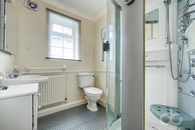 Link-detached house for sale in Regent Close, North Grays