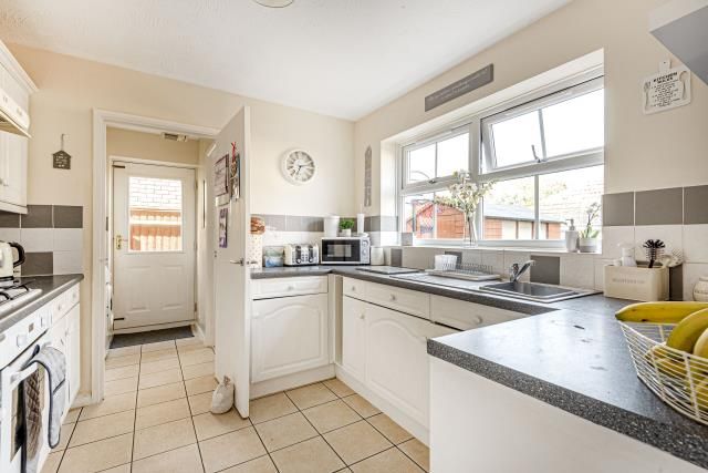 Archer Drive, Aylesbury photo 4