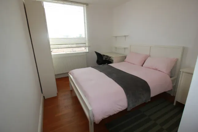 Landward Court, London photo 4