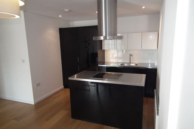 Apartment 9, Block C L 'Ecole, London photo 2