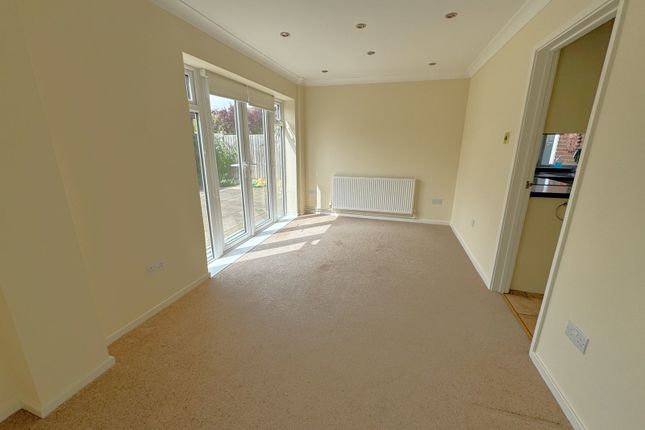 1, Magpie Way, Buckingham photo 4