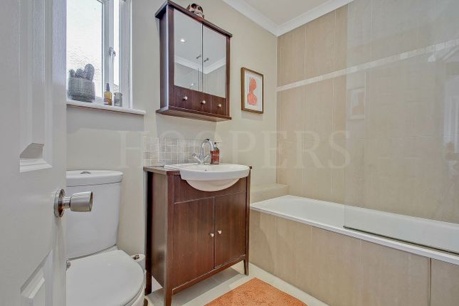 52a, Prout Grove, London photo 4