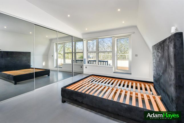 5 Charlton Court, 58 Broughton Avenue, London photo 4