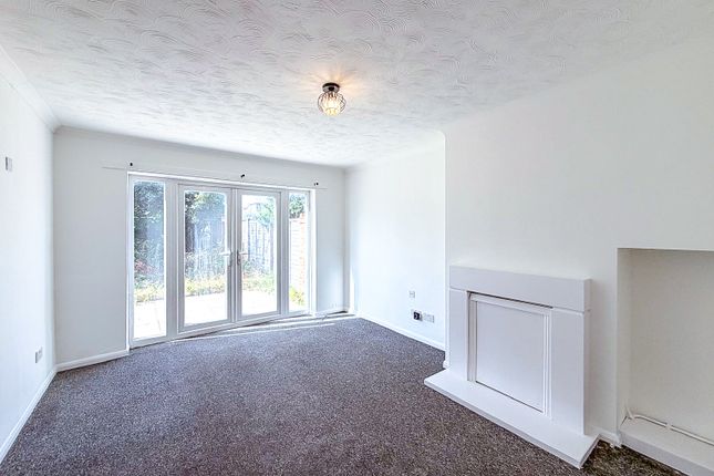 44, Charlock Way, Watford photo 2