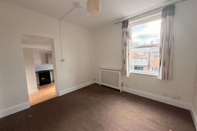Flat 1, 88 Rothbury Street, Scarborough photo 3
