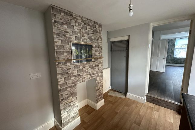 124, Midland Road, Wellingborough, Northants NN8, Northants photo 2