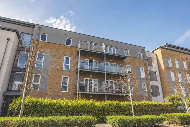 2-bed flat on Kew Apartments, Wintergreen Boulevard, West Drayton, £335,000