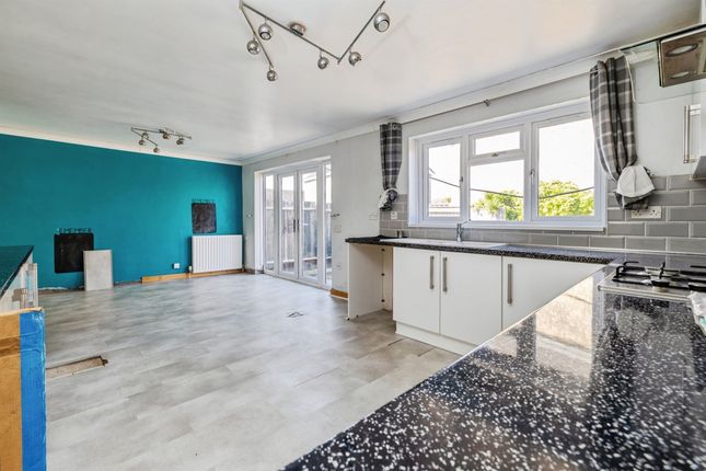 5, Meadow Close, Lincoln photo 3