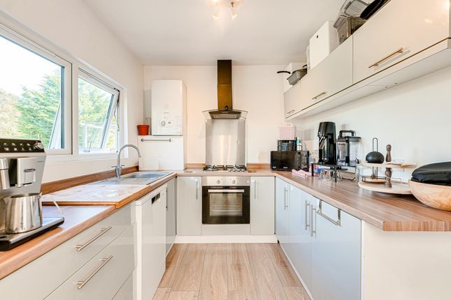 341, Fairfax Drive, Westcliff-on-sea photo 2