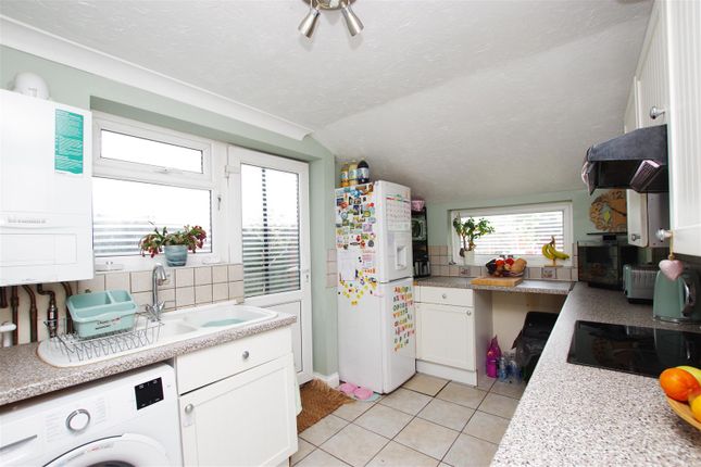 60, Surrey Road, Swindon photo 4