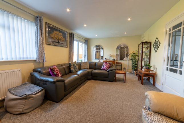 12, Ashmead Drive, Cheltenham photo 4