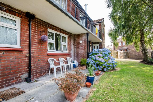 2, The Flats, Derwent Road, Chorley photo 2