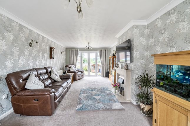 31, Bincombe Drive, Somerset photo 2