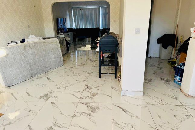35, Manor Avenue, Hounslow photo 5