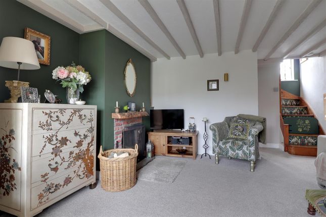 4 Chapel Row, High Street, Stonehouse photo 3