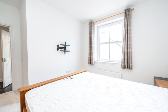 Flat to rent in 5d Firhill Square, Ellon
