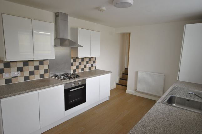 38, Pontypridd photo 3