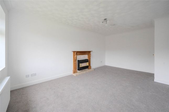 12, Plane Tree Croft, West Yorkshire photo 2
