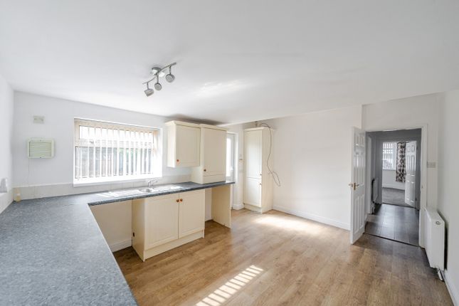 2, Oak Avenue, Hull photo 4