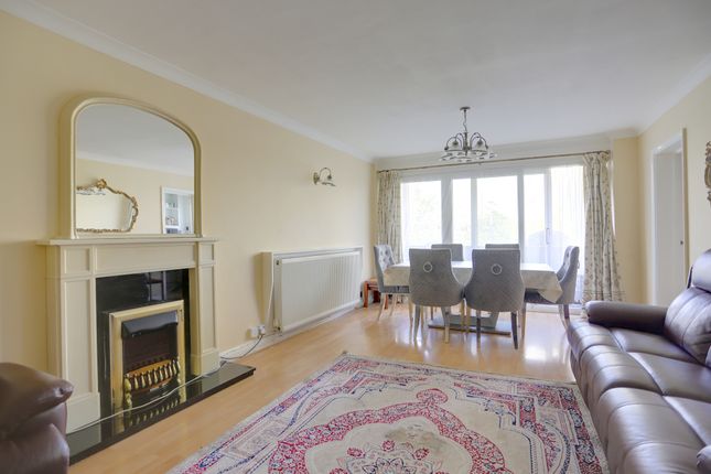 Flat for sale in Church Hill, Winchmore Hill