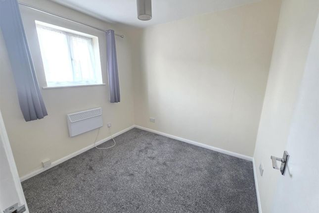 2 Ashtree Court, Horseshoe Close, Waltham Abbey photo 4