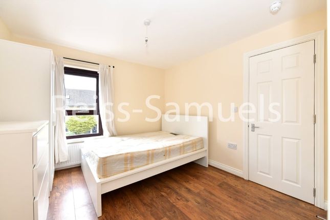 Thumbnail Terraced house to rent in Manchester Road. Isle Of Dogs, Isle Of Dogs, Docklands, London