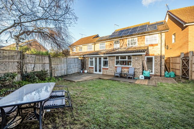 25, Donaldson Way, Reading photo 4