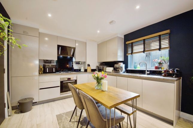 Flat for sale in Whitley Road, London