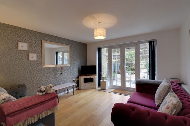 Town house for sale in Ramsden Wood Road, Todmorden
