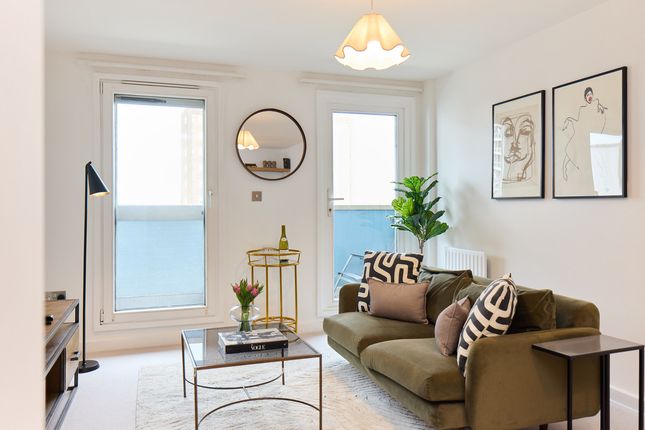 33-34, Chatham Place, London photo 5