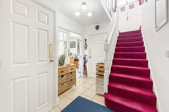 18, St. Georges Court, Trowbridge photo 3