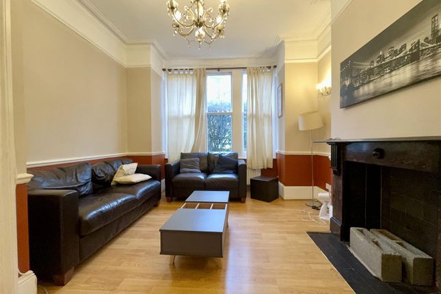 Thumbnail Flat to rent in Latchmere Road, London