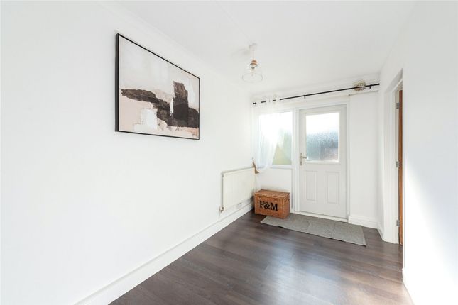 4 Cotswold Close, St. Albans photo 4