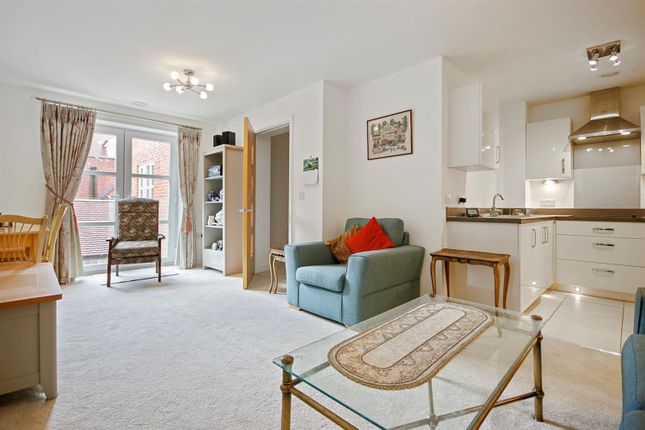 Flat for sale in Westhall Road, Warlingham