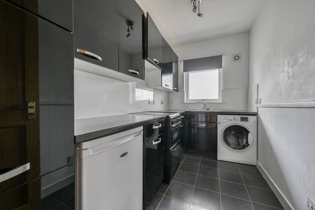 10, Colin Young Place, Nairn photo 4