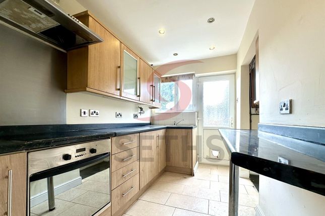 49, Eddystone Road, Leicester photo 3