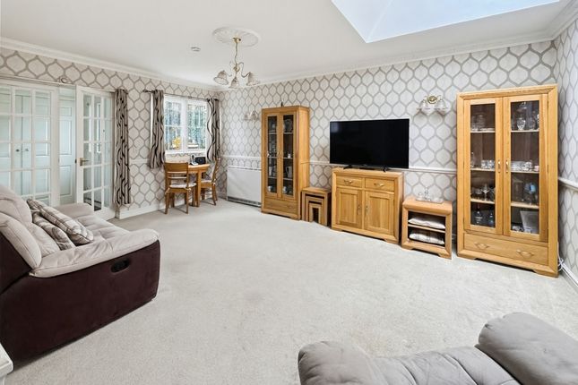 33, Cambridge Road, Southend-on-sea photo 2