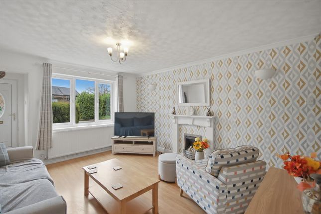 7, Easedale Close, Chesterfield photo 2