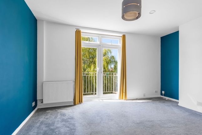8 St. Peters Close, Hove photo 2