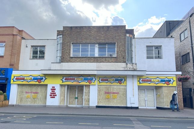 Retail premises to let in High Street, Orpington
