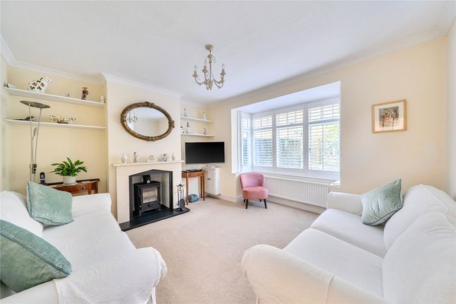 215, Saunders Lane, Surrey photo 2