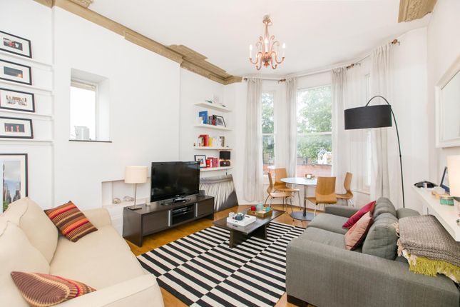 Flat to rent in St. Charles Square, London