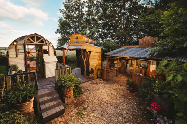 Plum Cottage and Holiday Lodges, Hattingley Road, Alton photo 4
