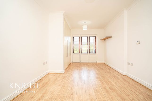 Flat for sale in Braiswick, Colchester