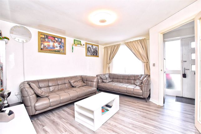17, Avoncliffe Close, Rochdale photo 2