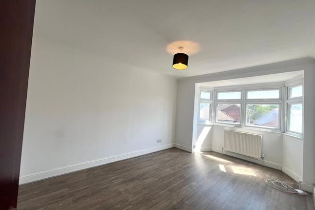 12A, Perry Close, Uxbridge photo 3