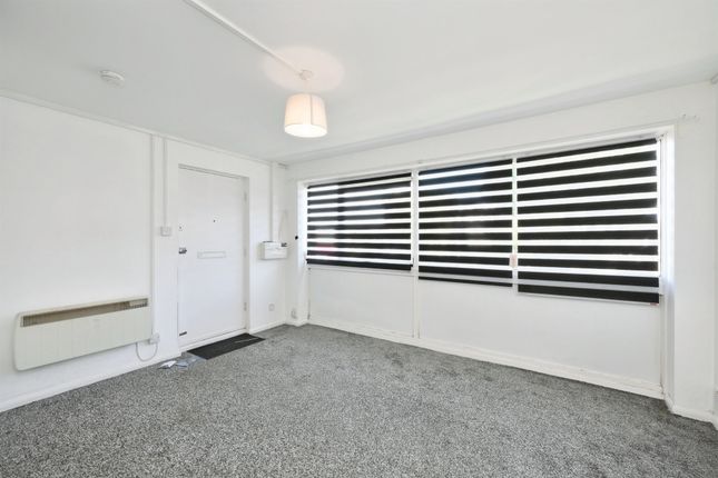 9, Berners Way, BROXBOURNE photo 2